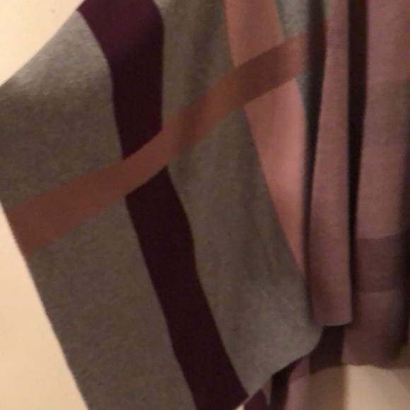 Talbots Poncho - Picture 2 of 4